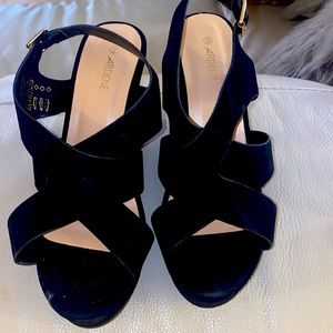 Black Wedges - New size 9 and fit 8 as well comfy